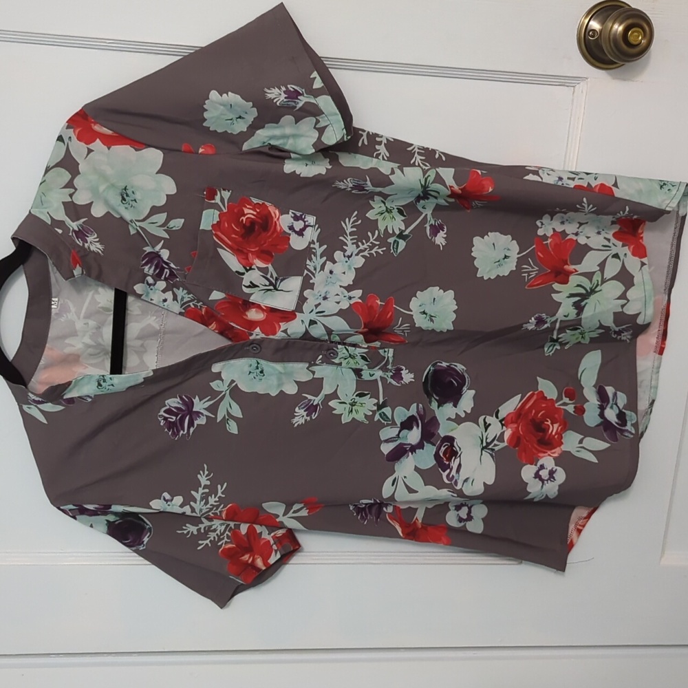 Woman Sz Med V Neck Floral Top